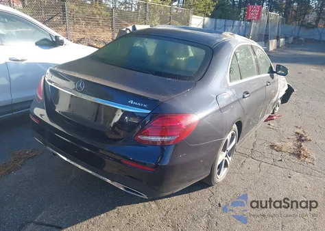 2017 Mercedes-Benz E 300 4Matic z USA, uszkodzony, nr VIN WDDZF4KB6HA114771